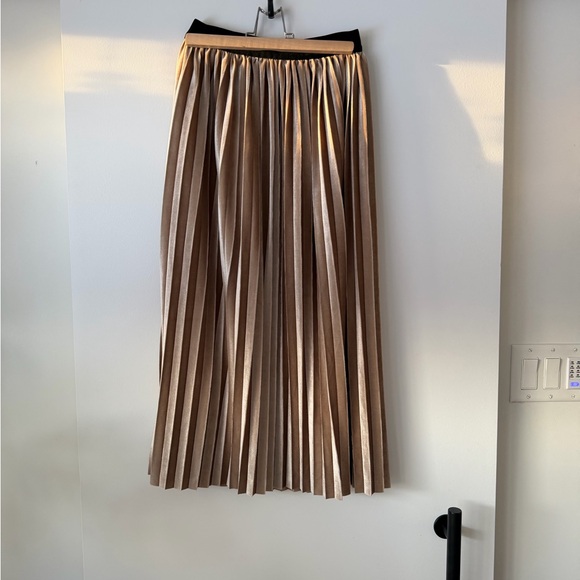 OAK + FORT Dresses & Skirts - OAK & FORT Gold Velour Pleated Skirt